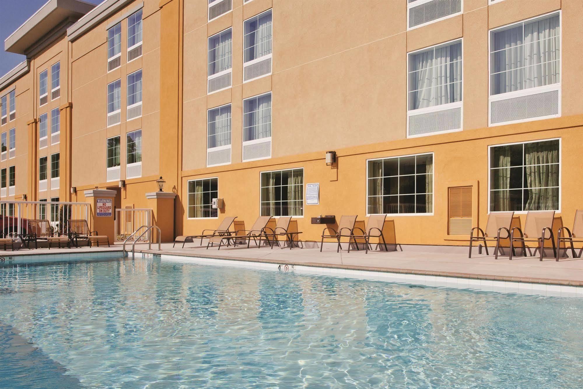 La Quinta By Wyndham Knoxville Central Papermill Eksteriør billede