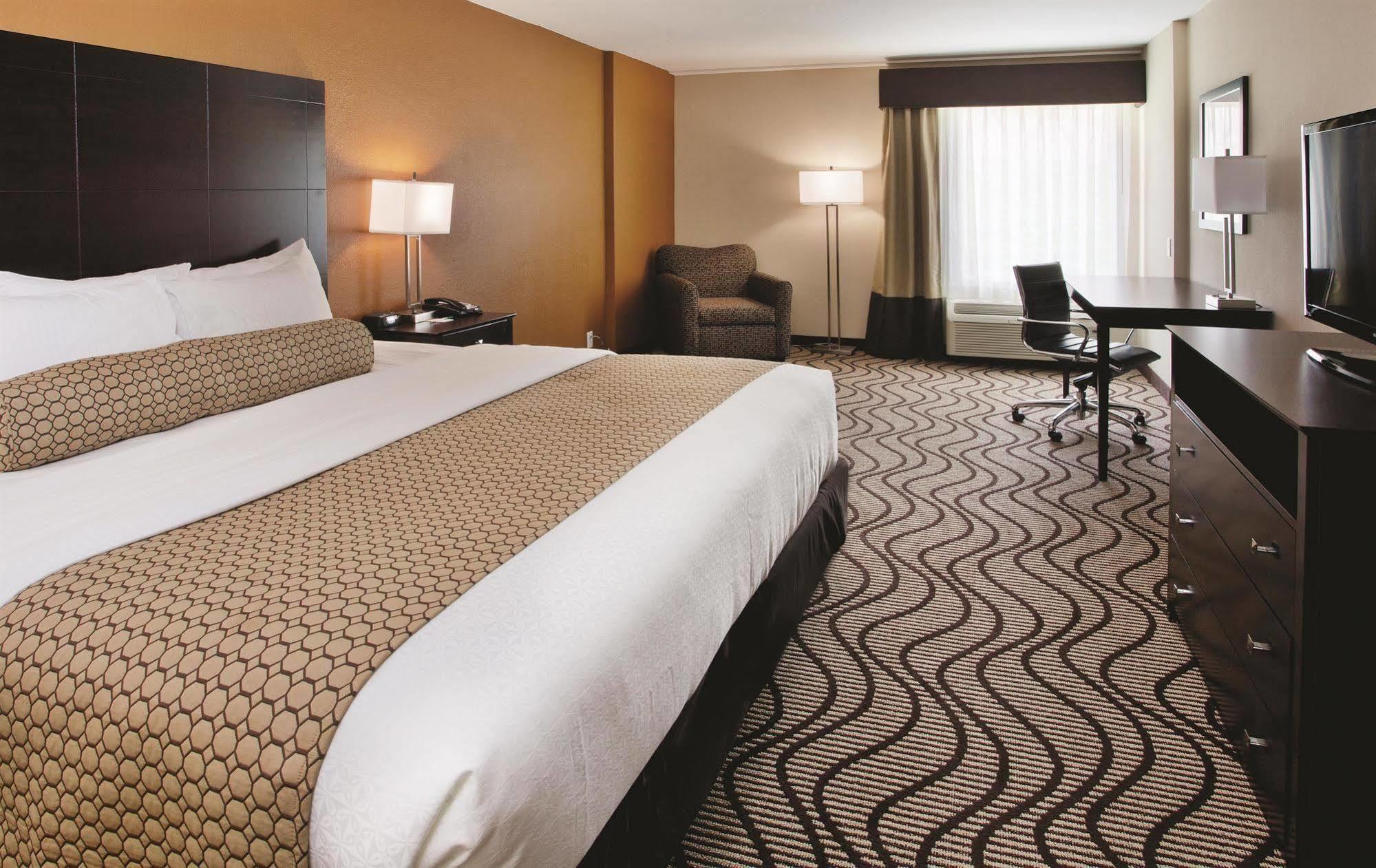 La Quinta By Wyndham Knoxville Central Papermill Eksteriør billede